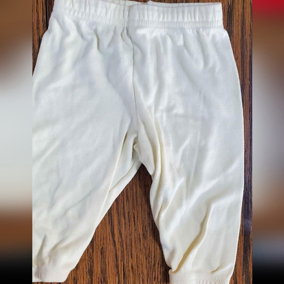 Gently Used Girls 6-9M Pants Trio - Picture 2 of 9